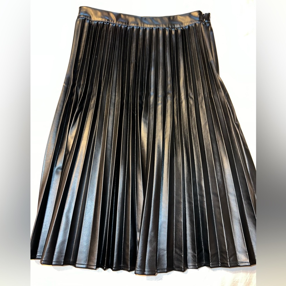 Monteau Pleated Faux Leather Knee Length Skirt Black Size Medium